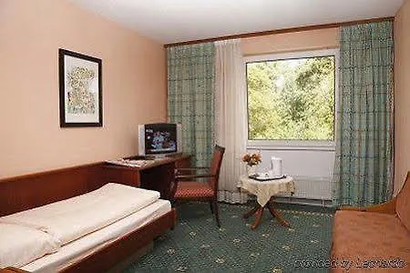 Airport Walldorf Отель 4*