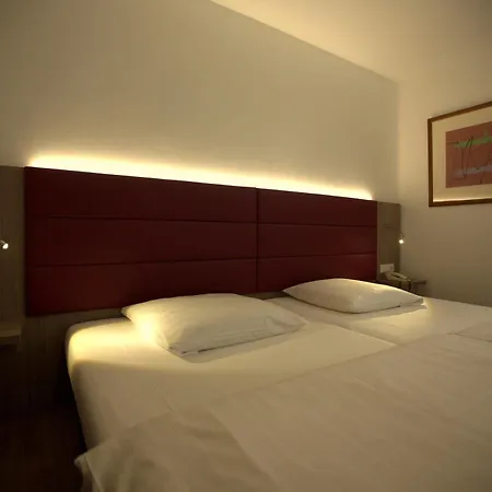 Airport Walldorf Hotel 4*